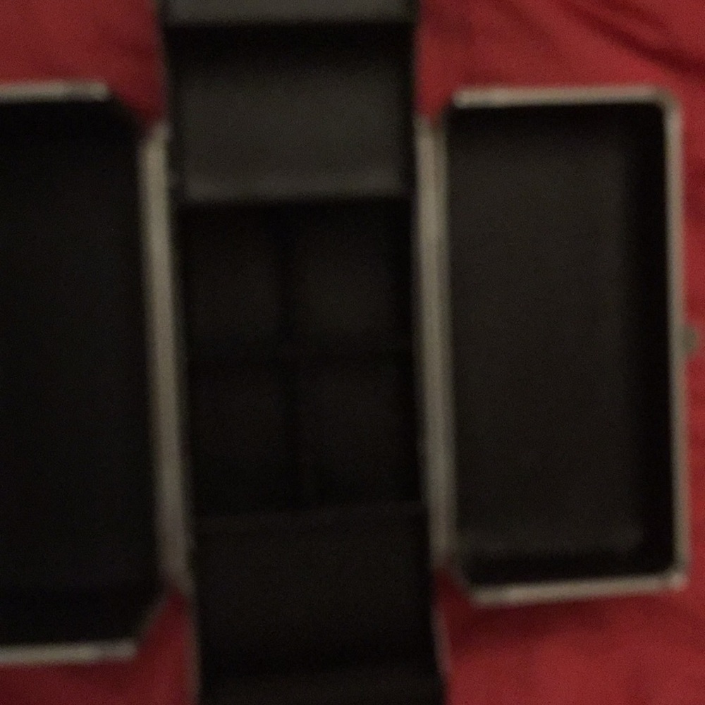 Makeup case - Picture 3 of 8